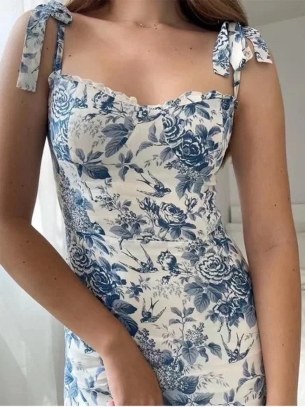 Reformation Nikita Dress in blue and white floral pompadour - 6 - Picture 5 of 10